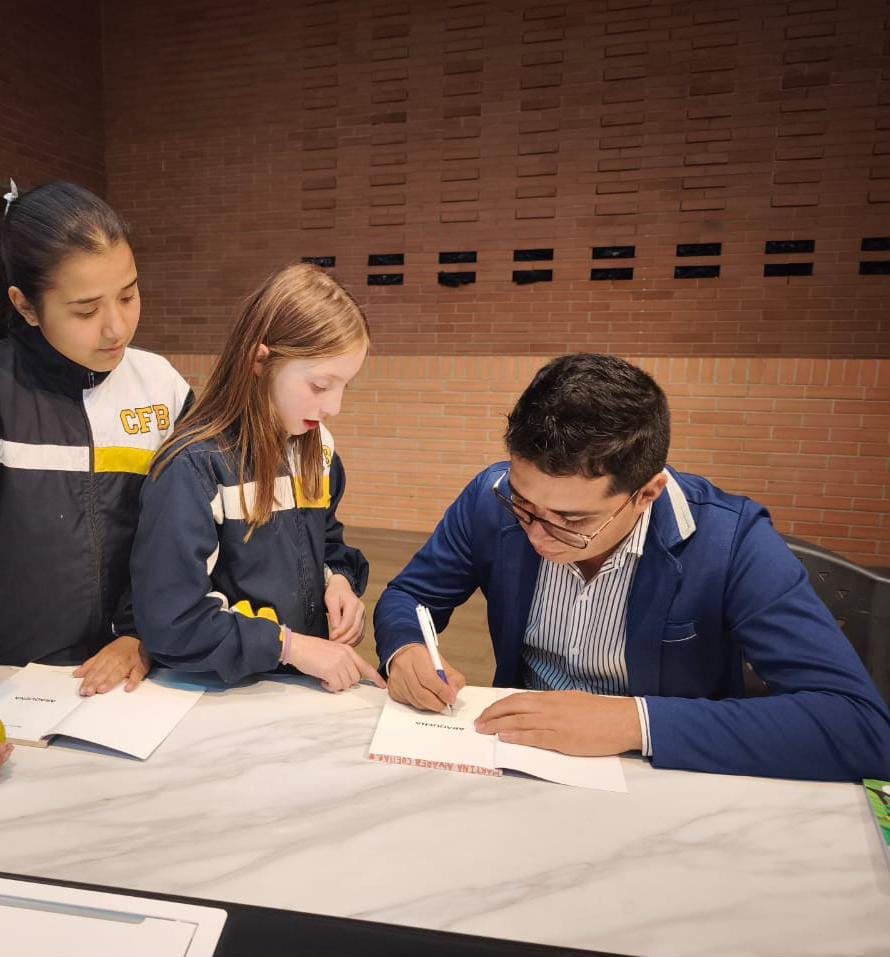 Firmando Araquena para sus lectoras